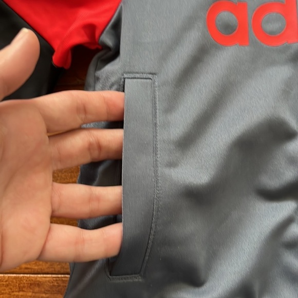 NWT adidas Kids 2 piece Active Set Red And Black           Size size 2T - Picture 8 of 10